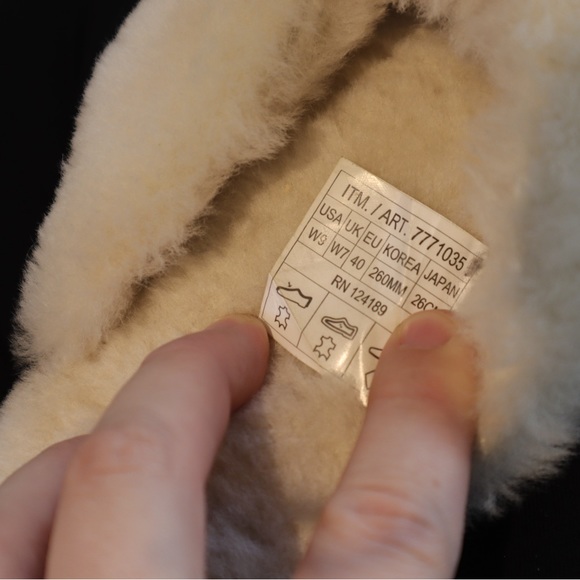 Furry slippers - Picture 5 of 5